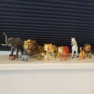 African Jungle Animal Plastic Figurines Toy Lot